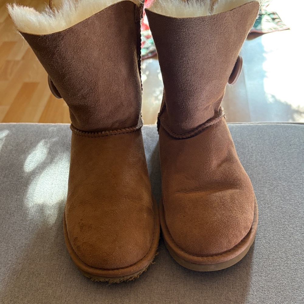 UGG Boots in Brown Size 5
